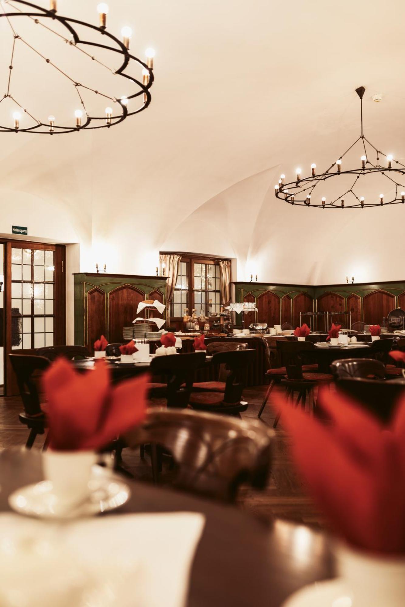 Hotel Goldene Sonne Landshut Buitenkant foto