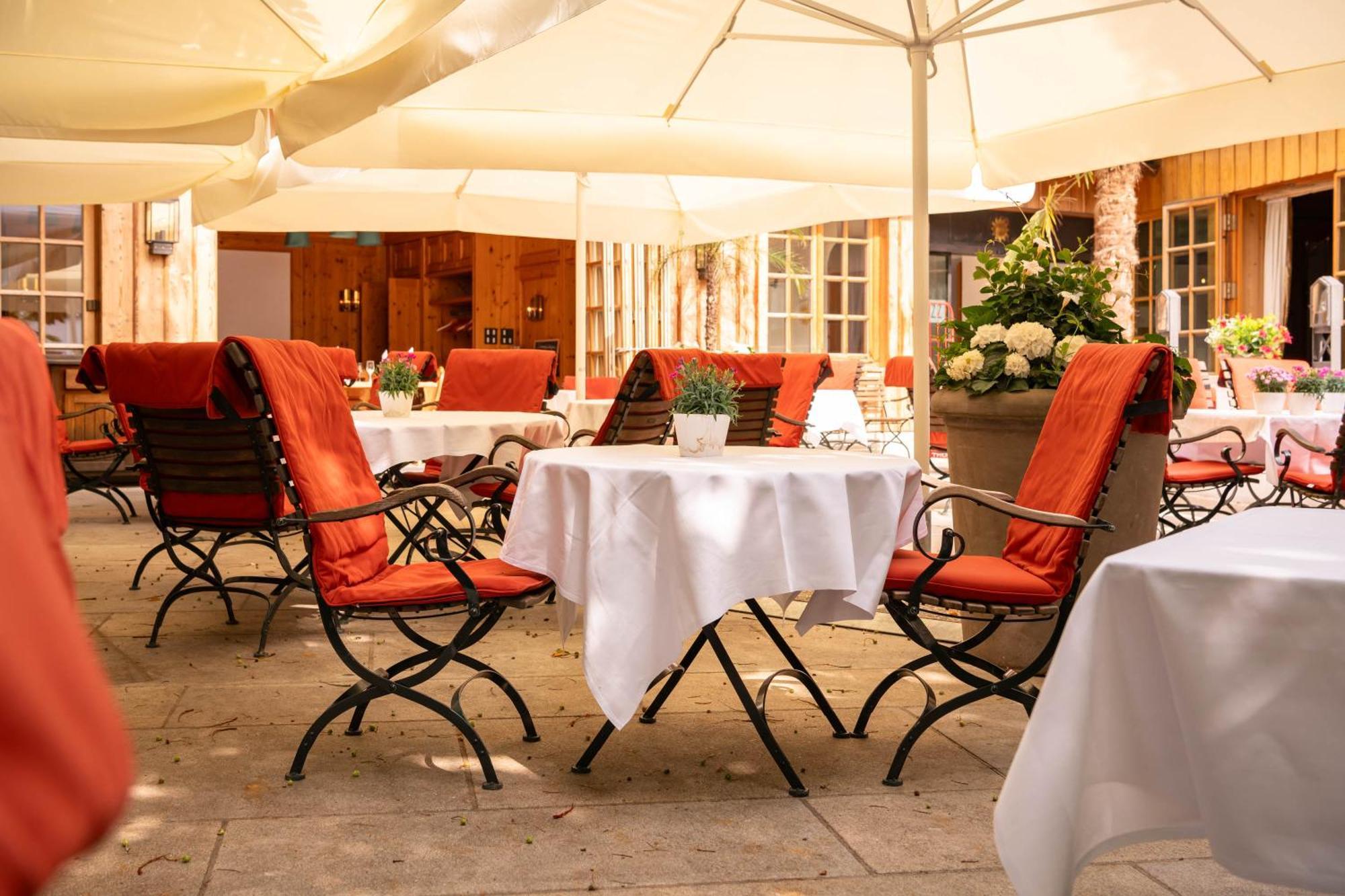 Hotel Goldene Sonne Landshut Buitenkant foto