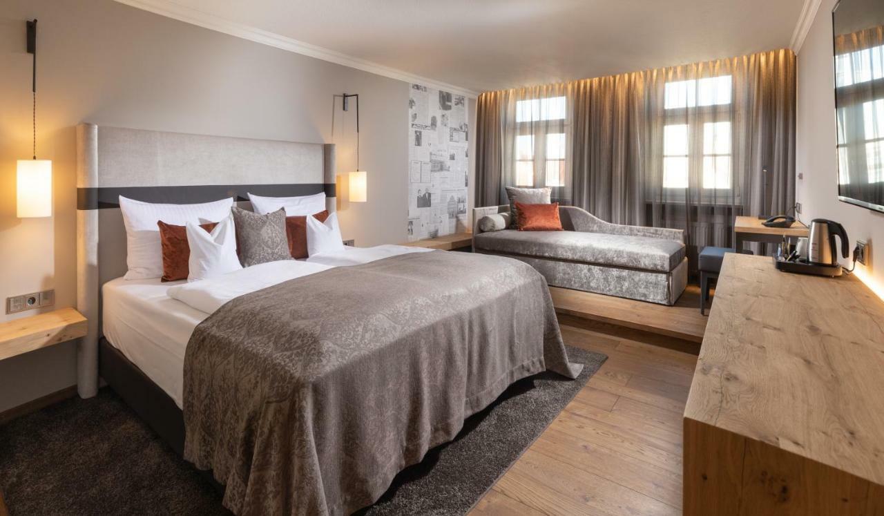 Hotel Goldene Sonne Landshut Buitenkant foto