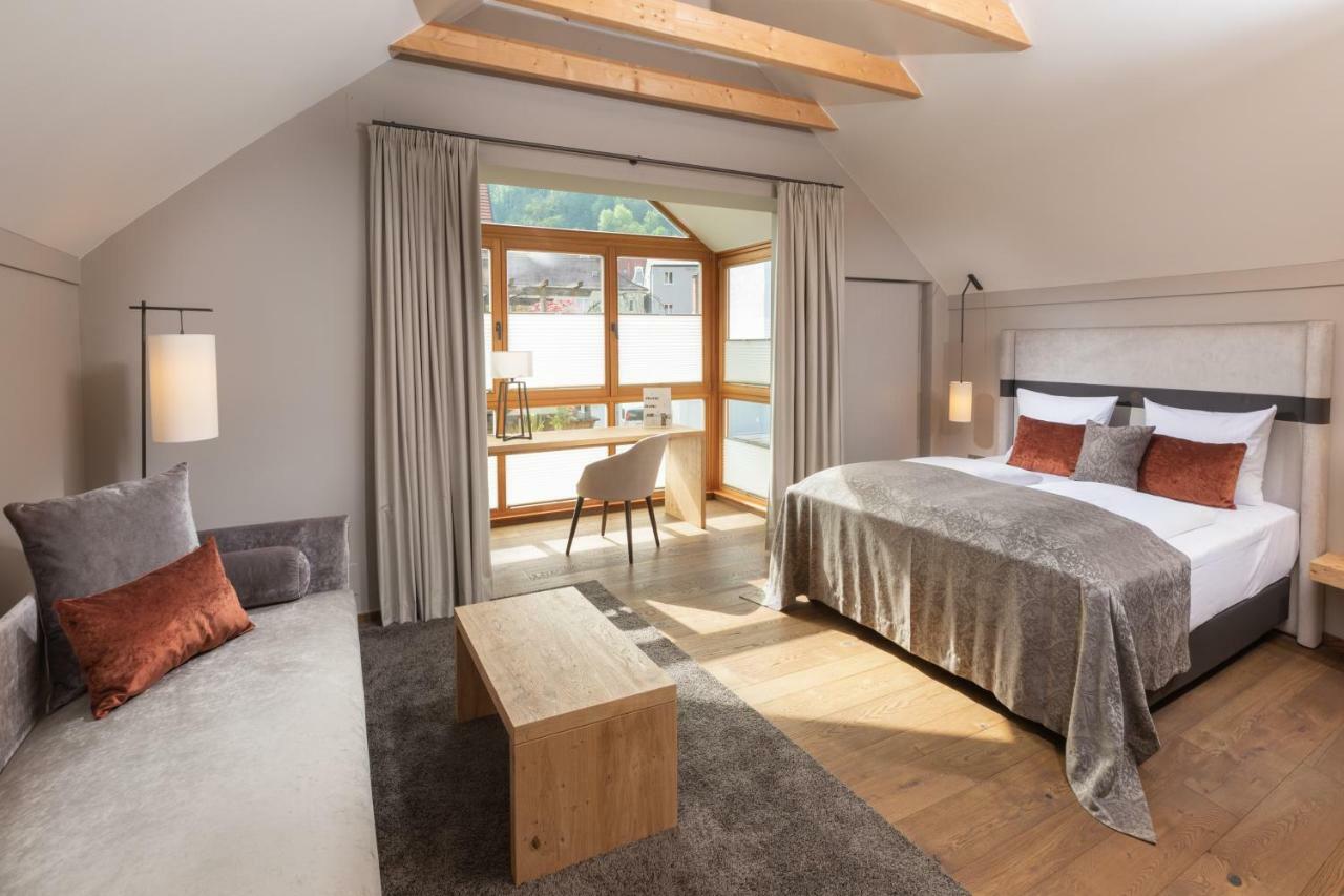 Hotel Goldene Sonne Landshut Buitenkant foto